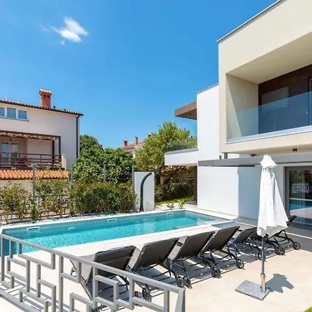 Ferienhaus In Mit Privatem Pool Und Meerblick Feriehus Medulin