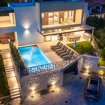 Ferienhaus In Mit Privatem Pool Und Meerblick Feriehus