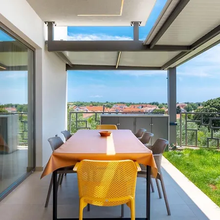 Feriehus Ferienhaus In Mit Privatem Pool Und Meerblick Medulin
