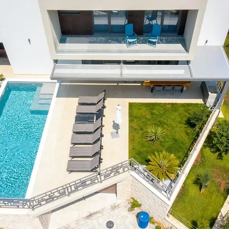 Ferienhaus In Mit Privatem Pool Und Meerblick