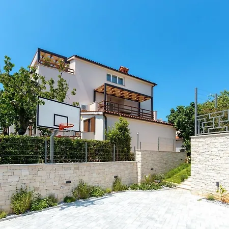 Feriehus Ferienhaus In Mit Privatem Pool Und Meerblick Medulin